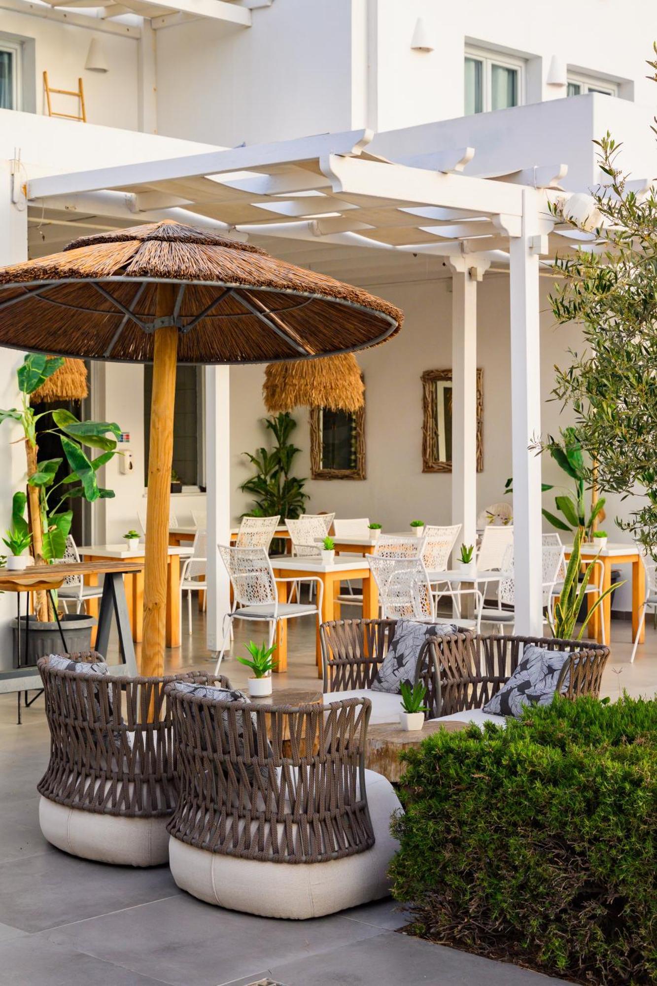Impressive One Hotel Ormos Athinios Exterior photo