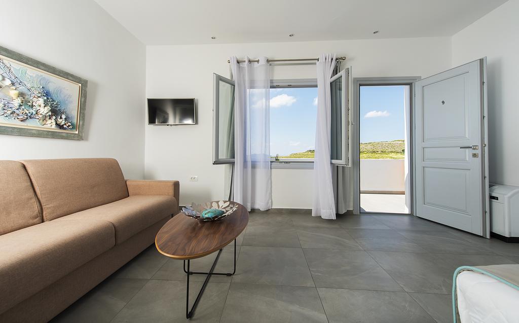 Impressive One Hotel Ormos Athinios Exterior photo